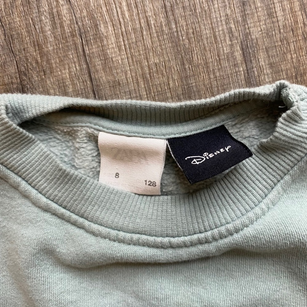 Zara Disney Mickey and Friends Winter Season‎ Comic Sweatshirt Sage Green Size 8 - Picture 3 of 6